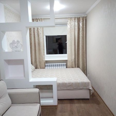 Two-Bedroom Apartment In The Center Khmel'nyts'kyy Exterior photo